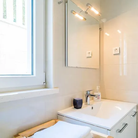 Kate's Perfect Family In Elaphiti *