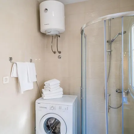 Kate's Perfect Family In Elaphiti Šipanska Luka