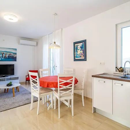 Kate's Perfect Family In Elaphiti Daire Šipanska Luka