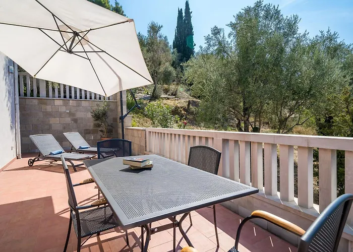 Kate's Perfect Family In Elaphiti Apartament