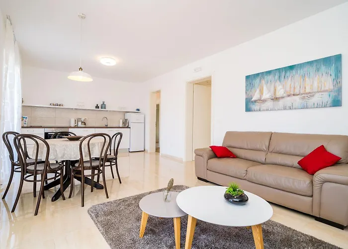 Kate's Perfect Family In Elaphiti Šipanska Luka