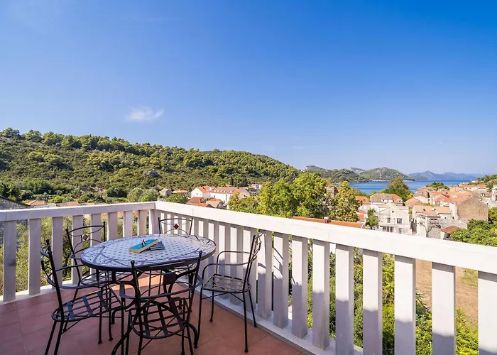 Kate's Perfect Family In Elaphiti Šipanska Luka