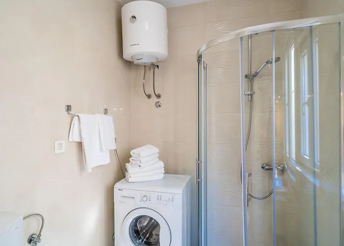 Kate's Perfect Family In Elaphiti Šipanska Luka