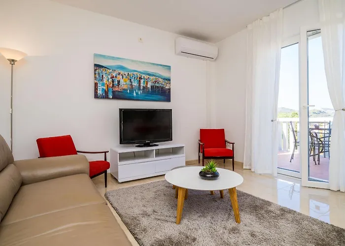 Kate's Perfect Family In Elaphiti